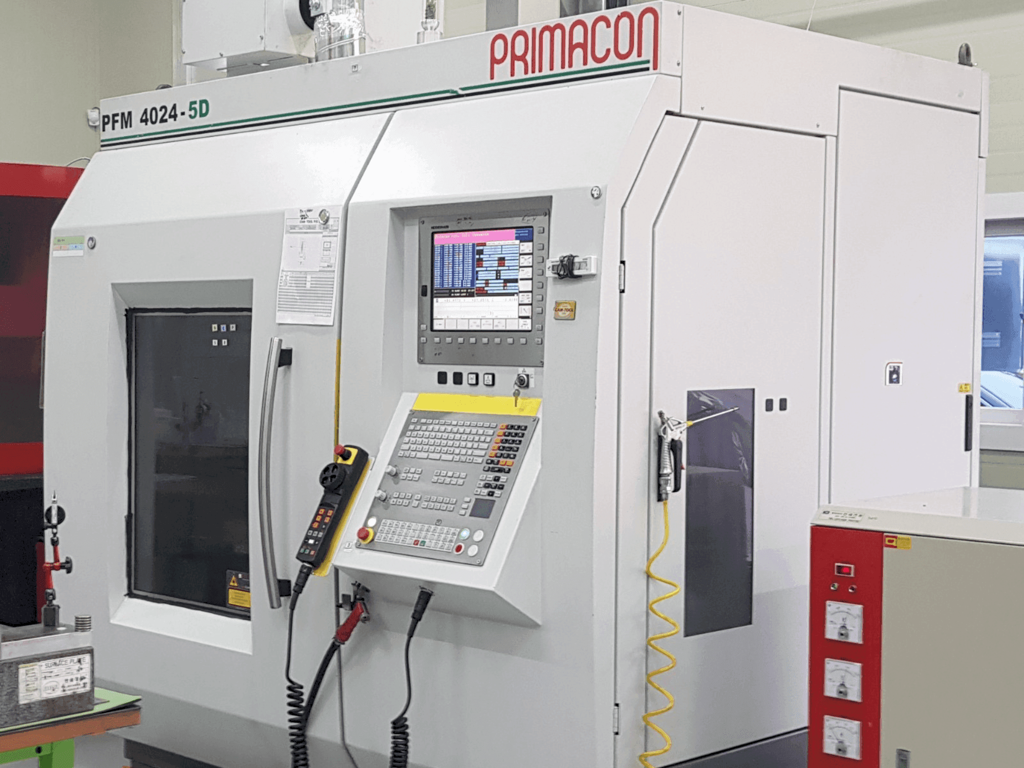 Frontansicht der PRIMACON PFM 4024 Maschine