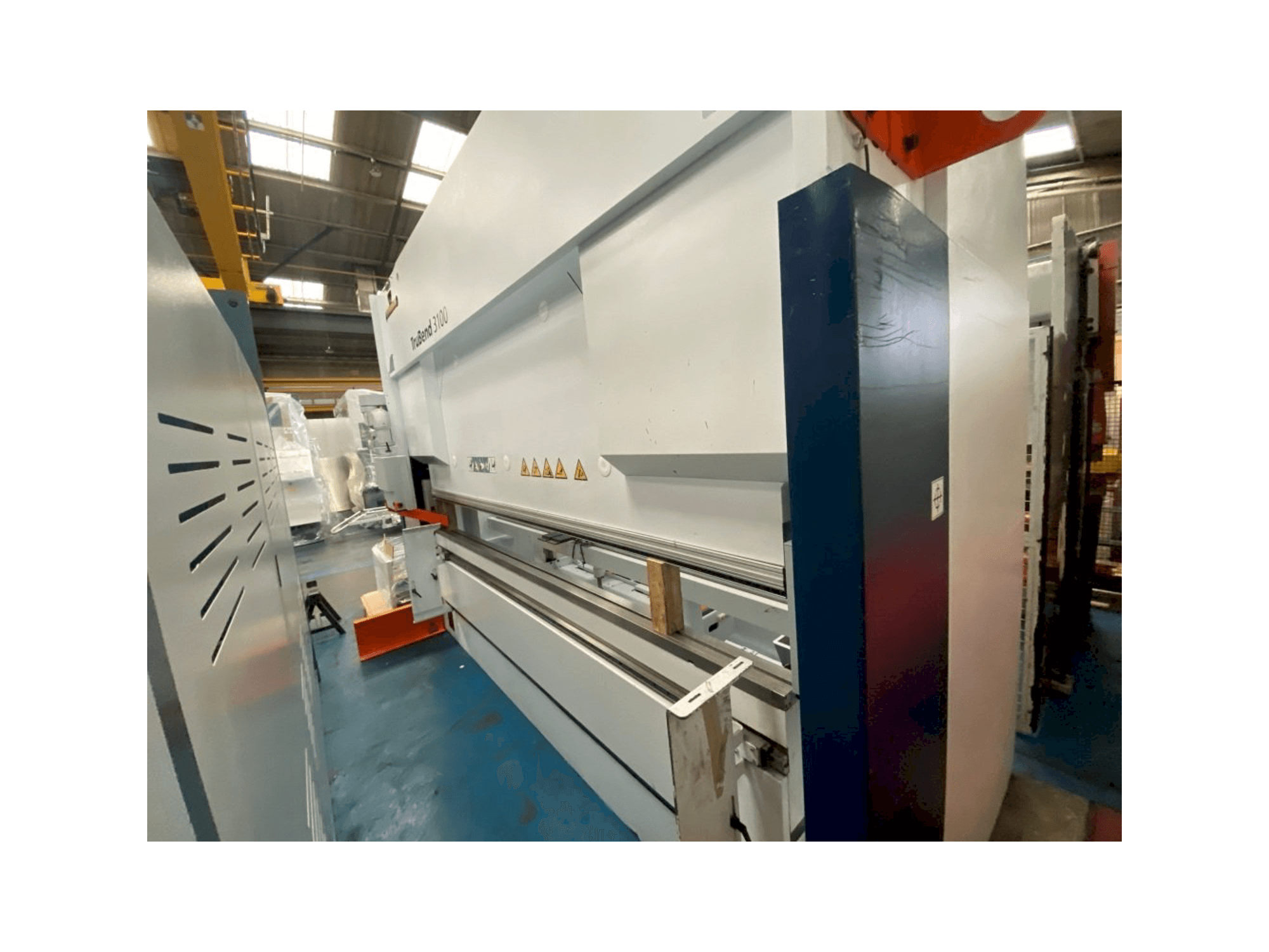 Frontansicht der Trumpf TruBend 3100 Maschine