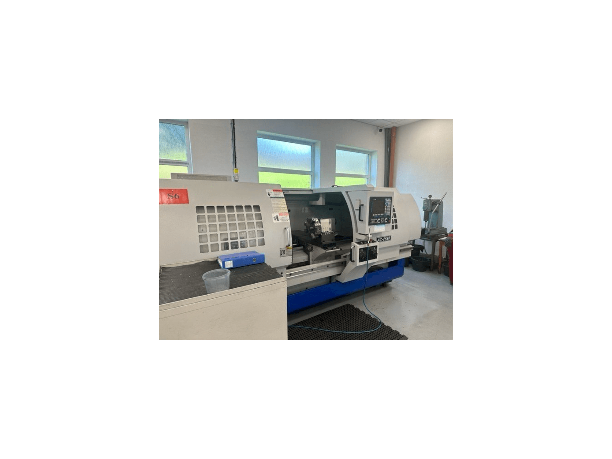 Front view of MASCUT AC-2580 machine