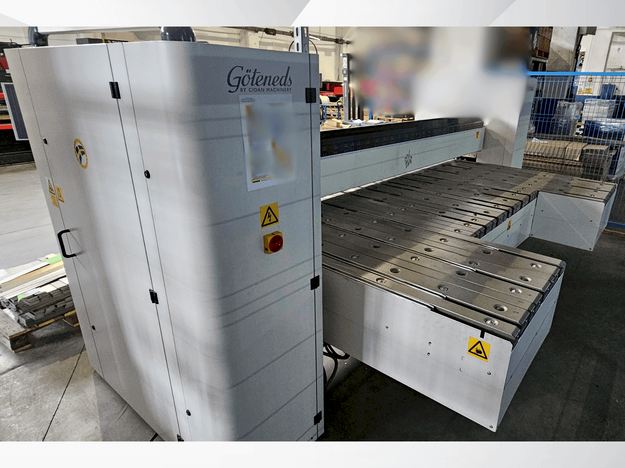 Frontansicht der CIDAN FORMA 30 Maschine