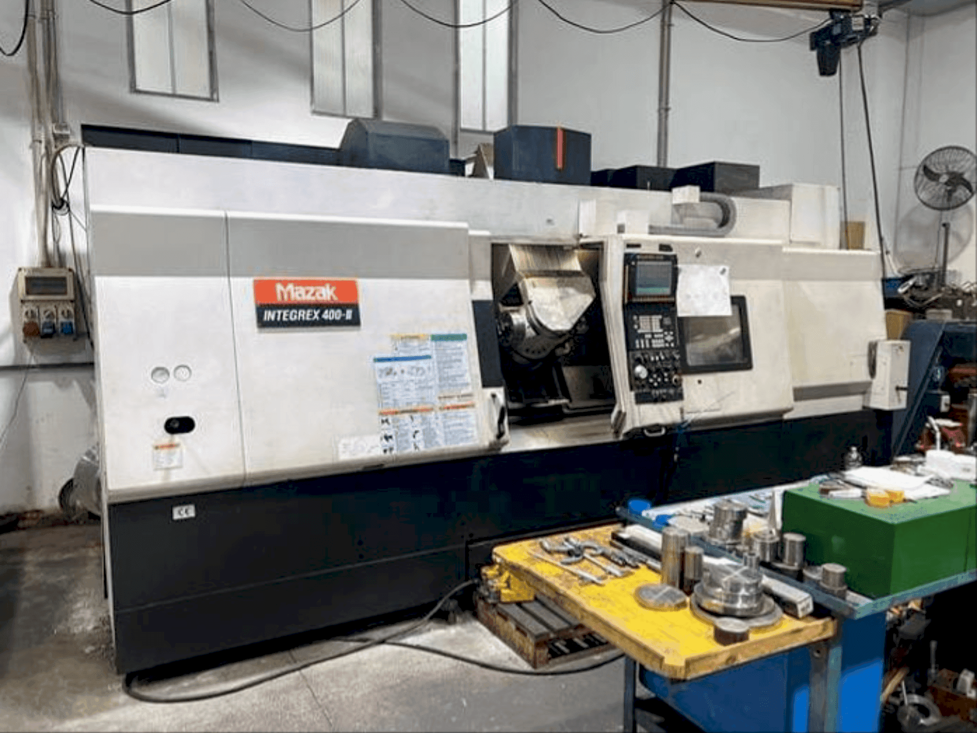 Frontansicht der Mazak INTEGREX 400 III FUSION Maschine