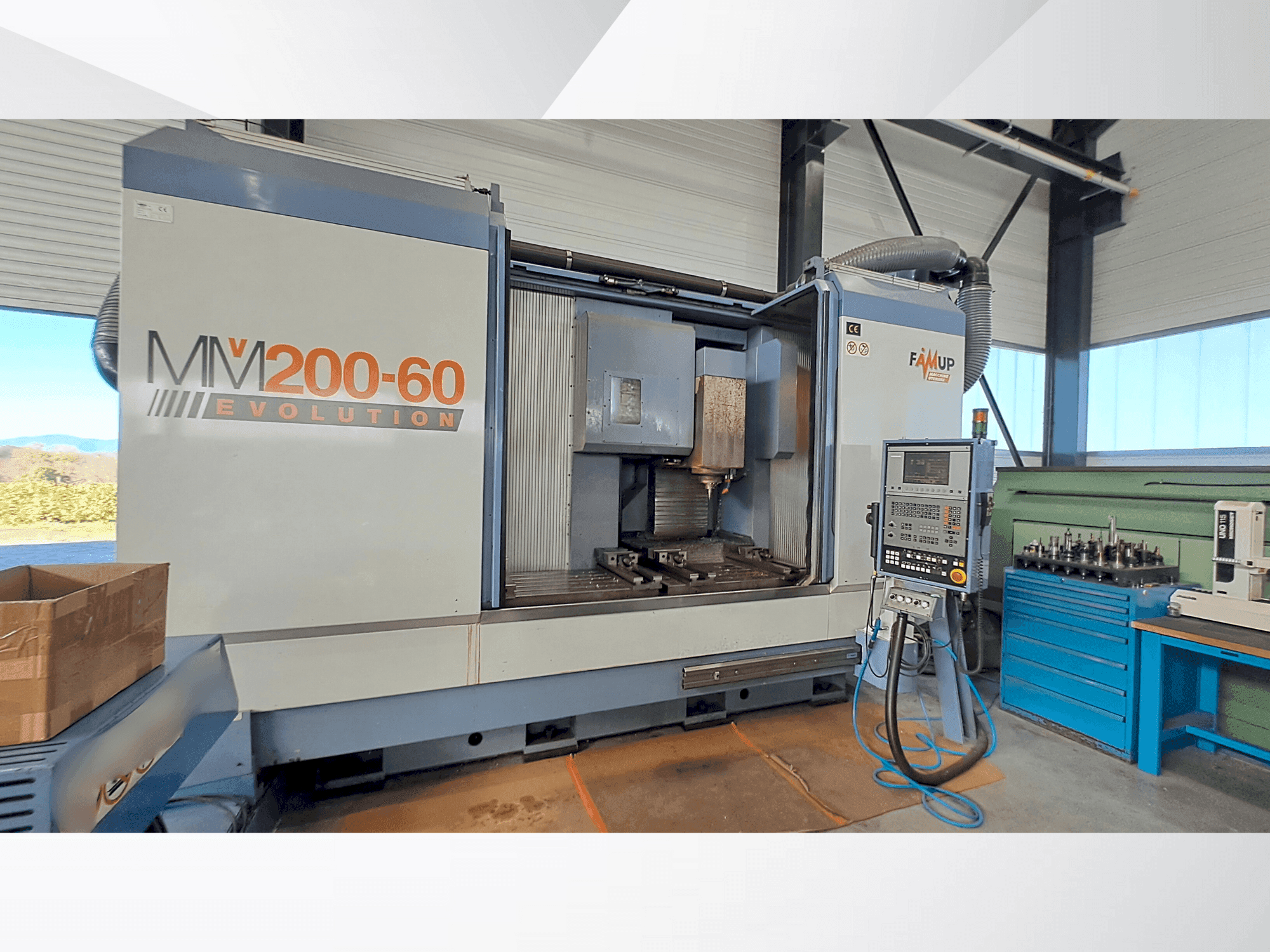 Frontansicht der FAMUP MMV 200/60 Maschine
