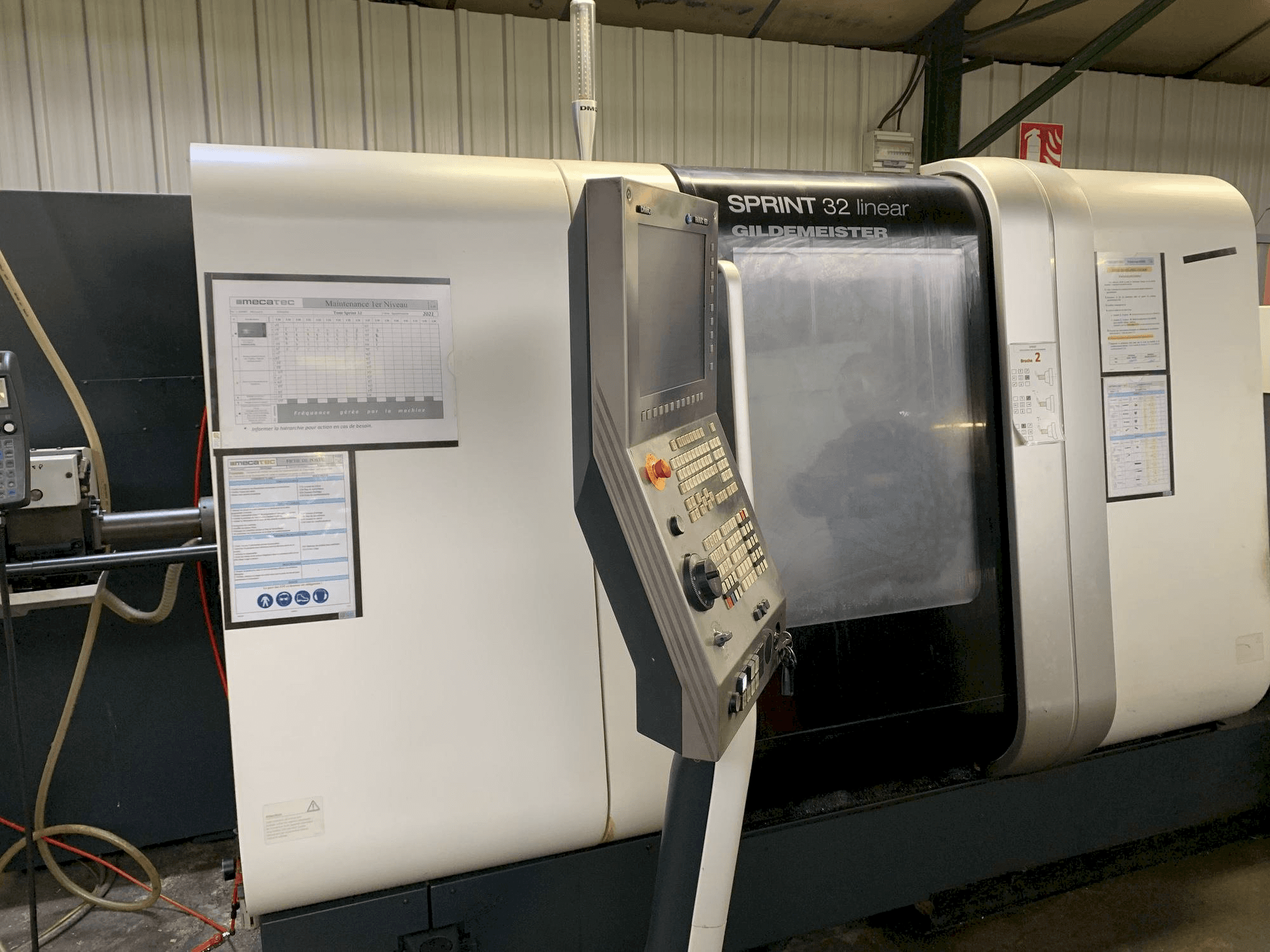 Frontansicht der DMG SPRINT 32 linear Maschine