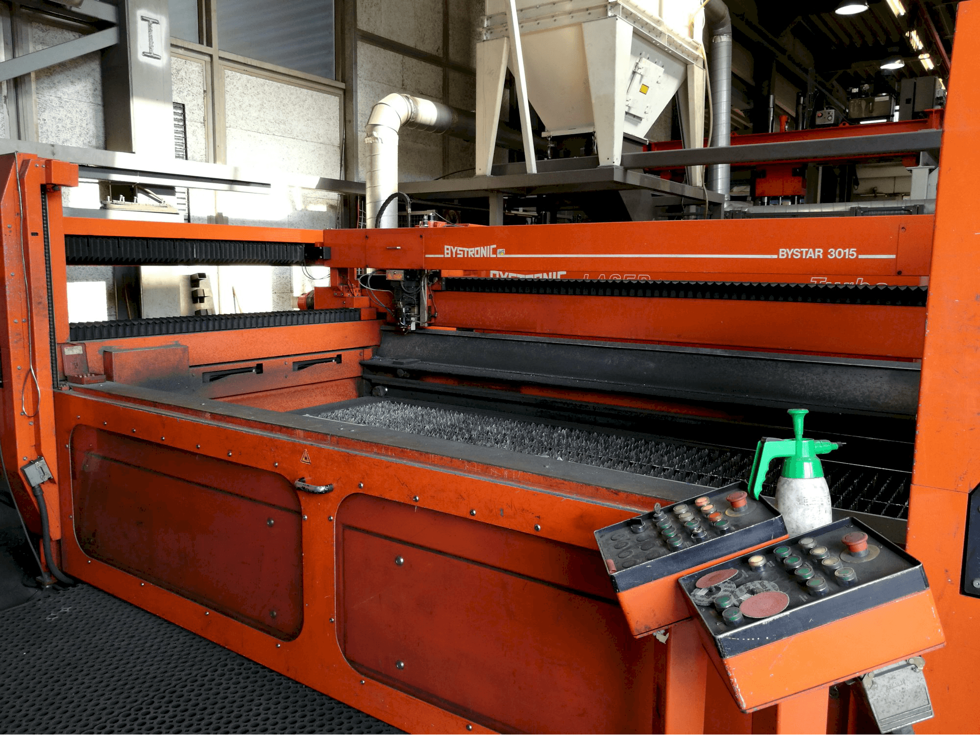 Right view of Bystronic Bystar 3015 Machine