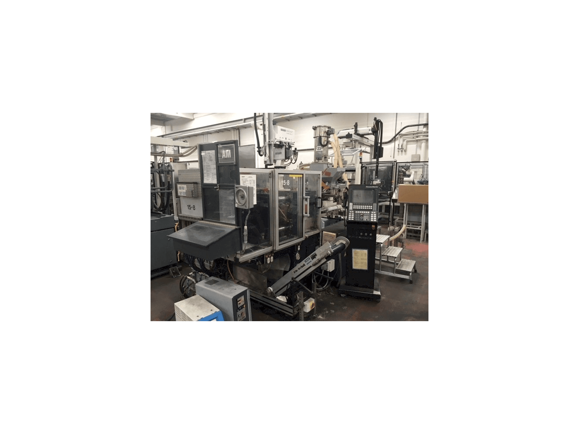 Frontansicht der Krauss Maffei 40-135 C2 Maschine