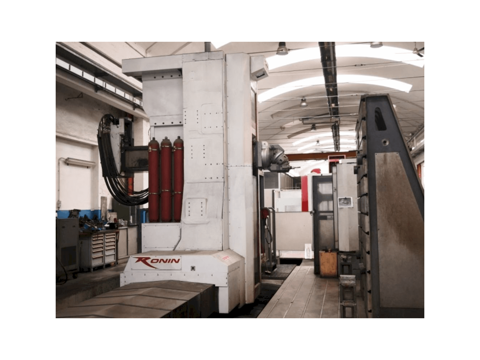 Frontansicht der FPT Ronin Maschine