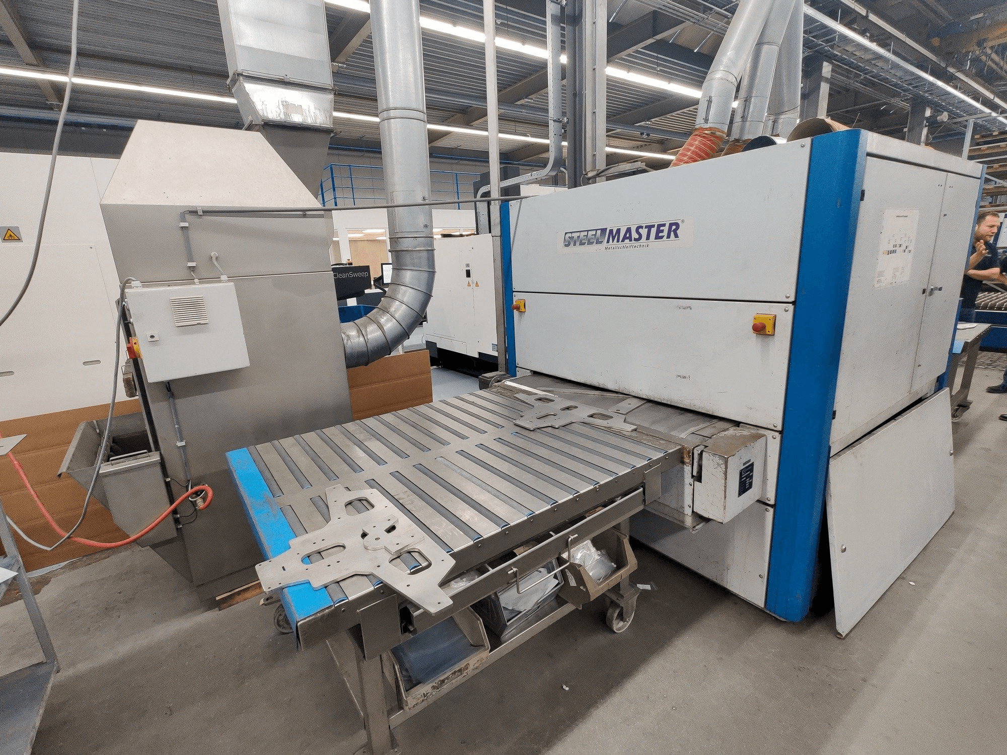 Frontansicht der BUTFERING SPO 313 RTT PRIMA Maschine
