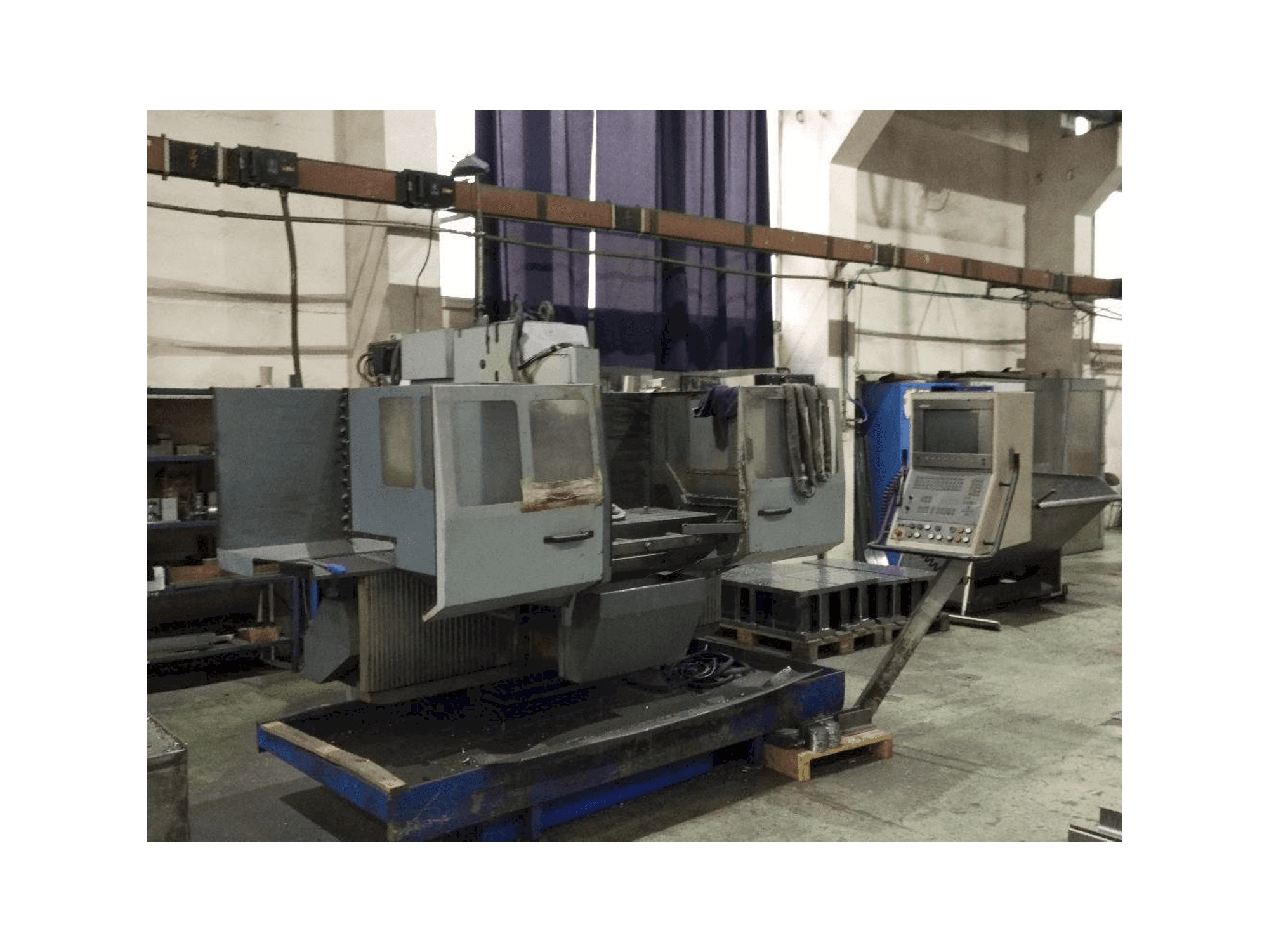 Frontansicht der TOS FGS 50 CNC-B Maschine