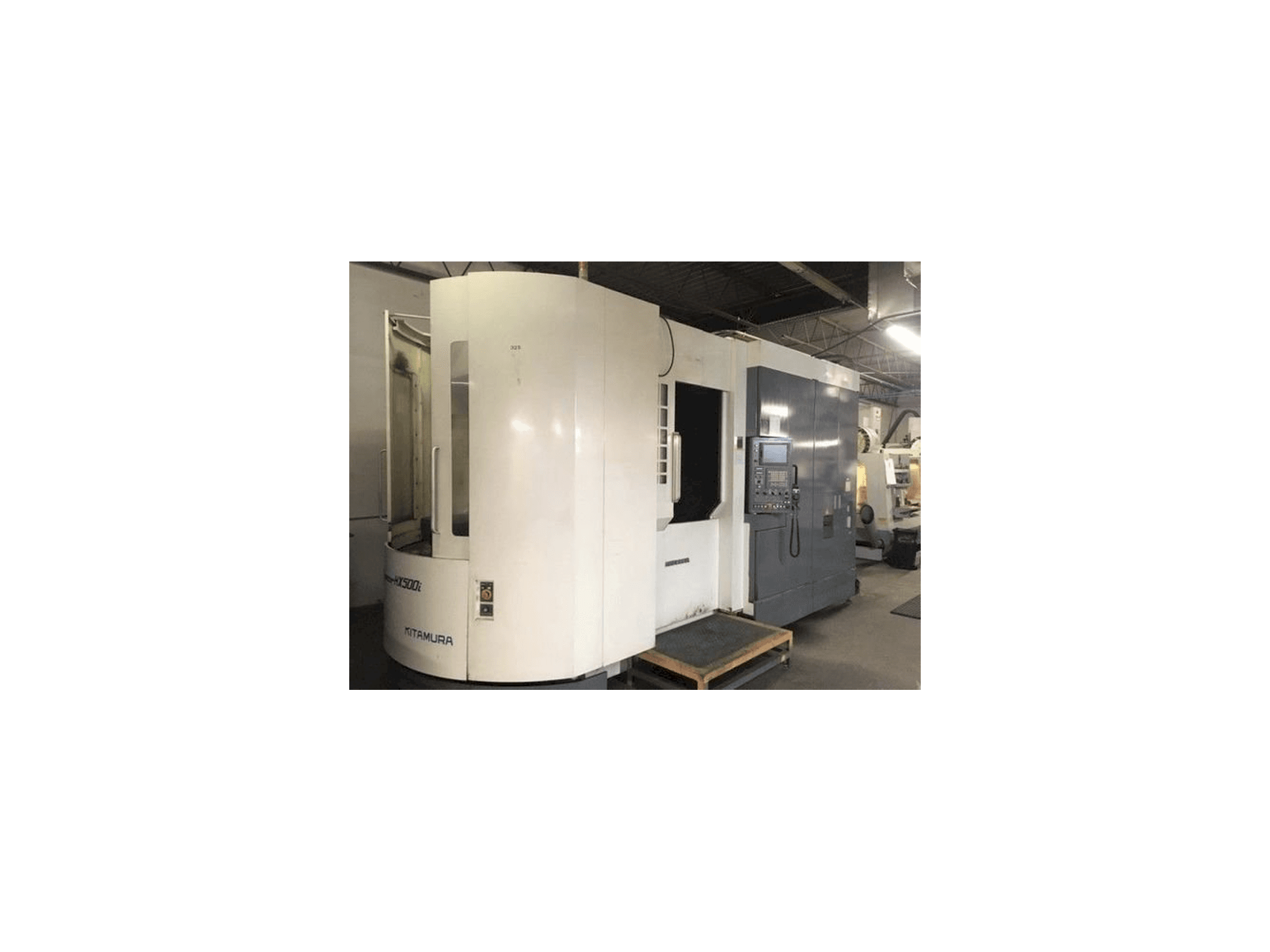 Frontansicht der Kitamura Mycenter HX500i Maschine