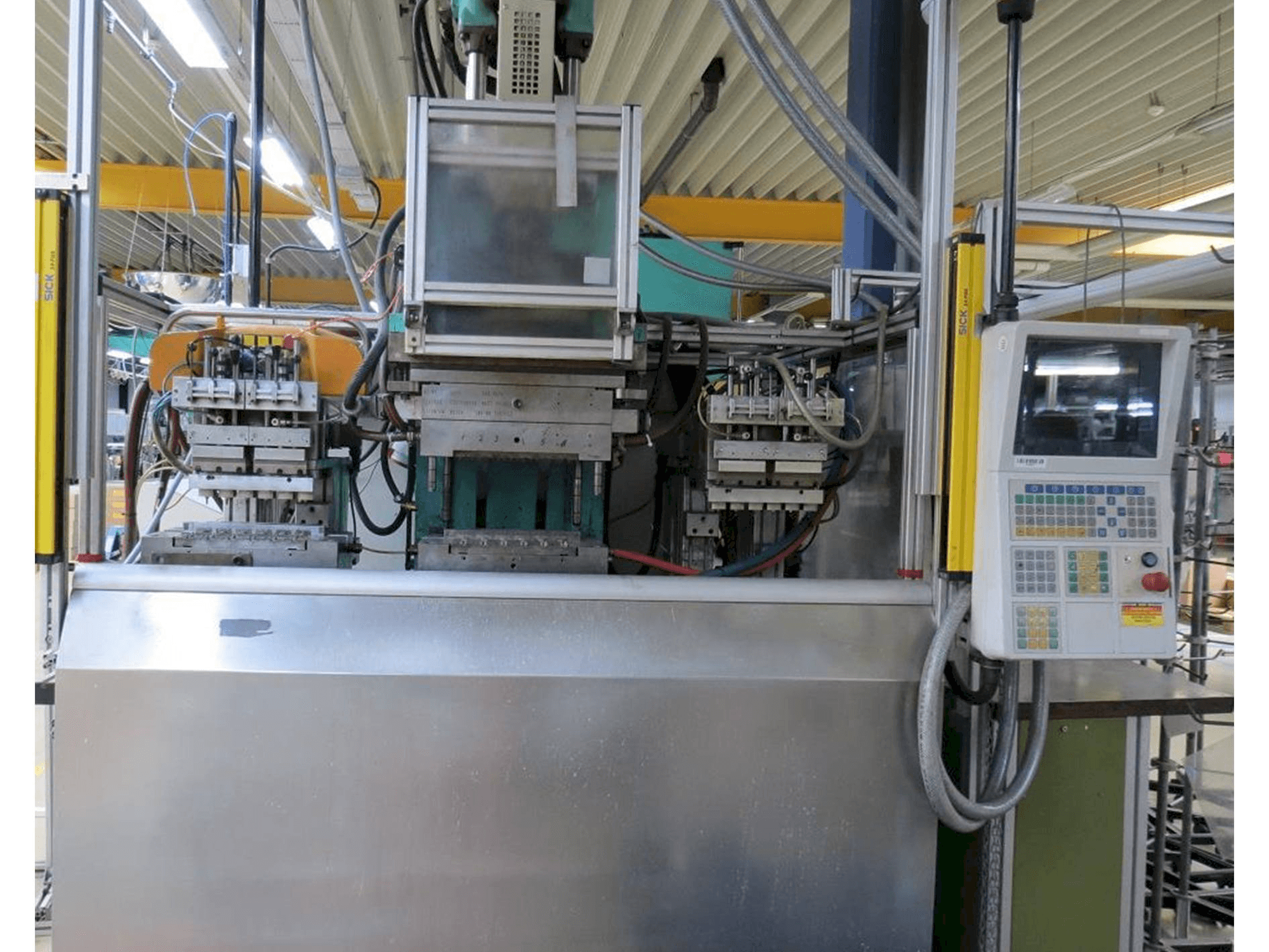 Frontansicht der Arburg Allrounder CENTEX 270 C 400-100 Maschine