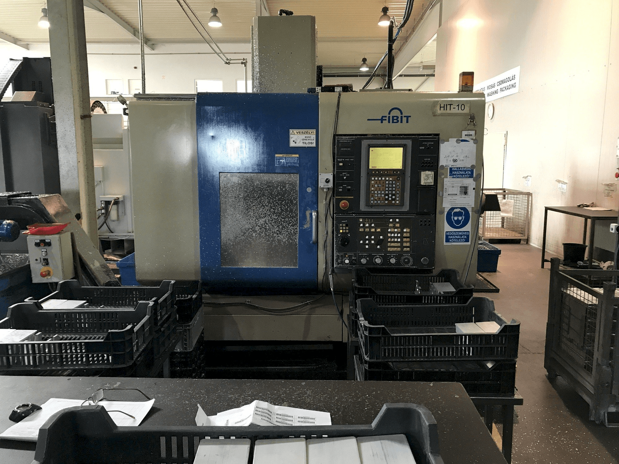 Frontansicht der HITACHI SEIKI VS40 Maschine