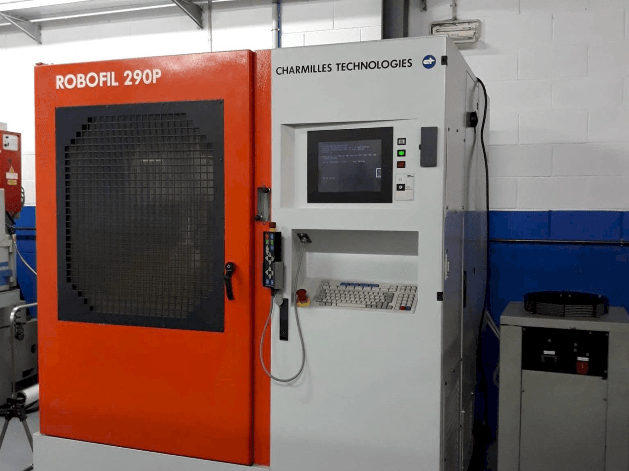 Frontansicht der CHARMILLES ROBOFIL 290 P Maschine