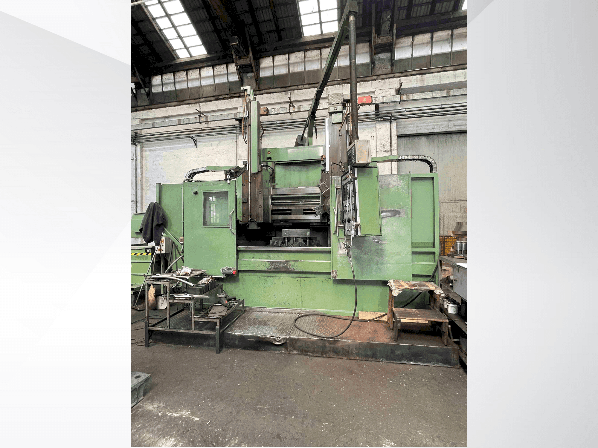 Frontansicht der MORANDO VS 12 Maschine