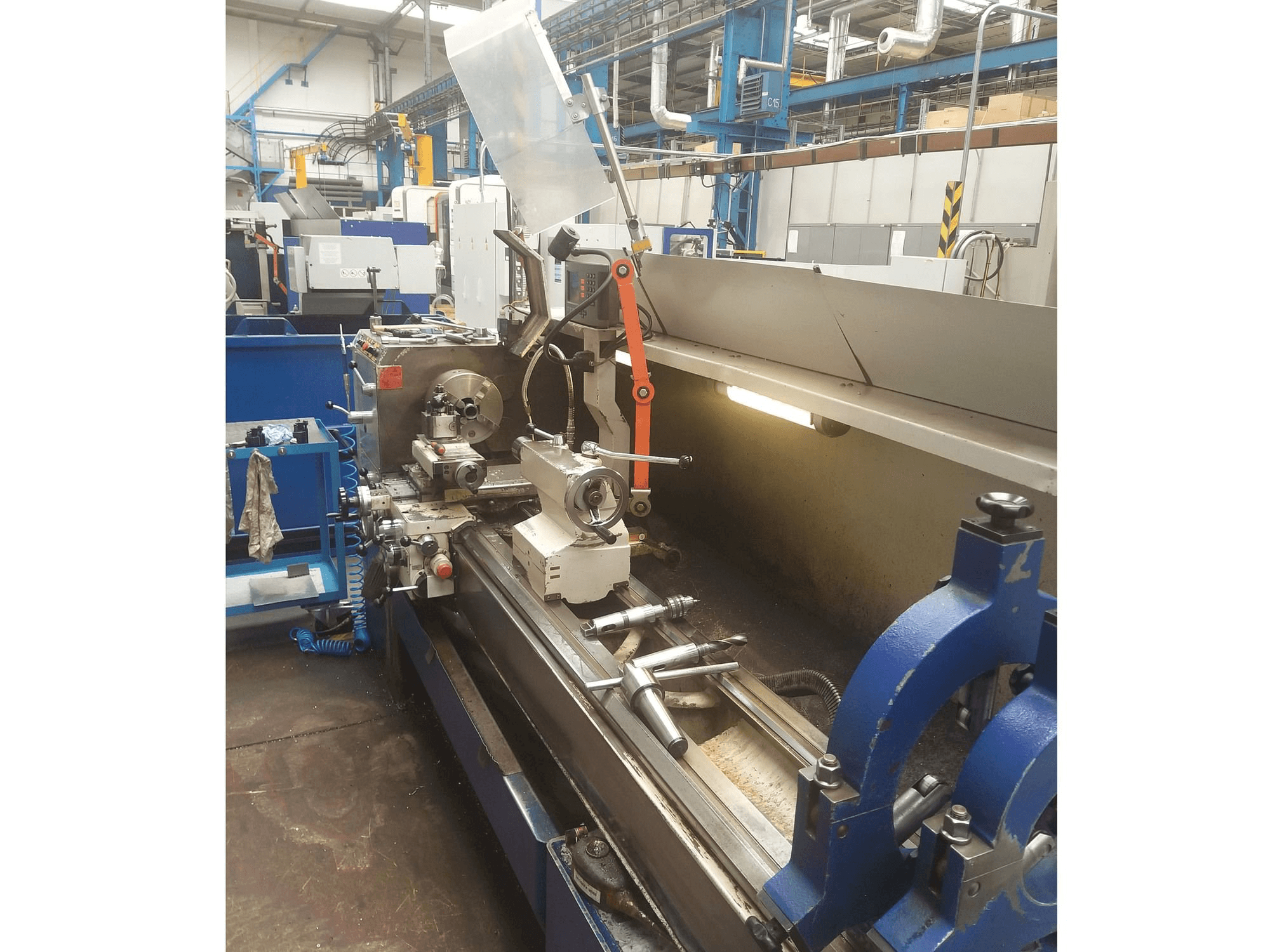 Rechte Seitenansicht der Weiler DA 260 AC Maschine