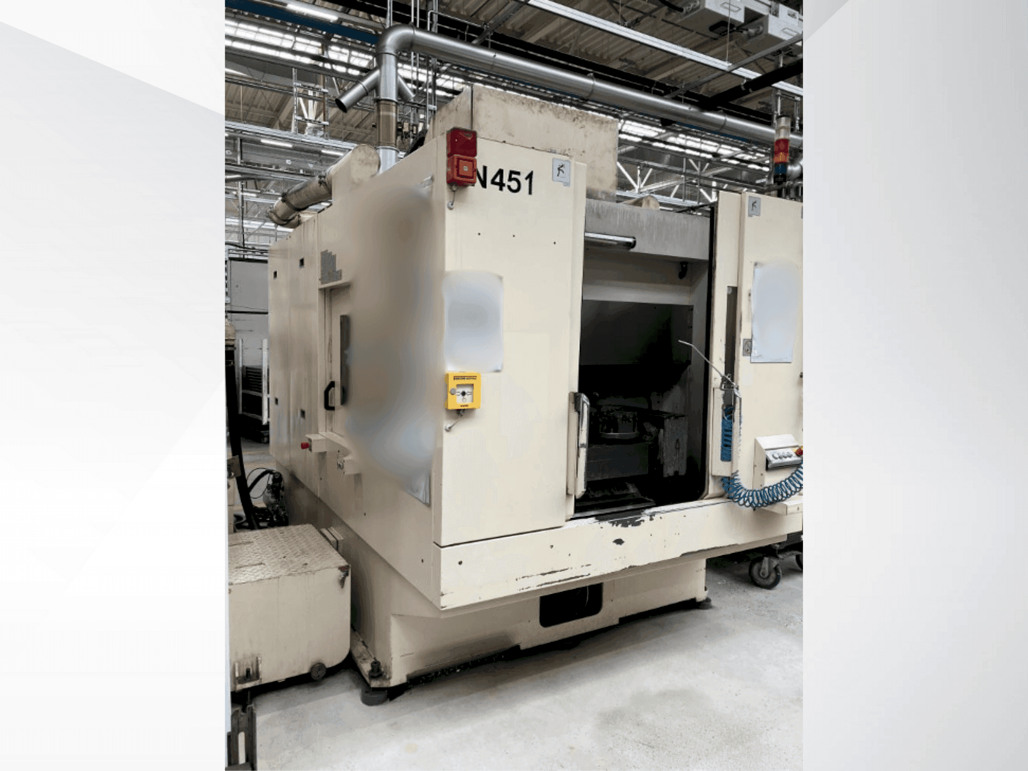 Frontansicht der CHIRON DZ 18 W Maschine