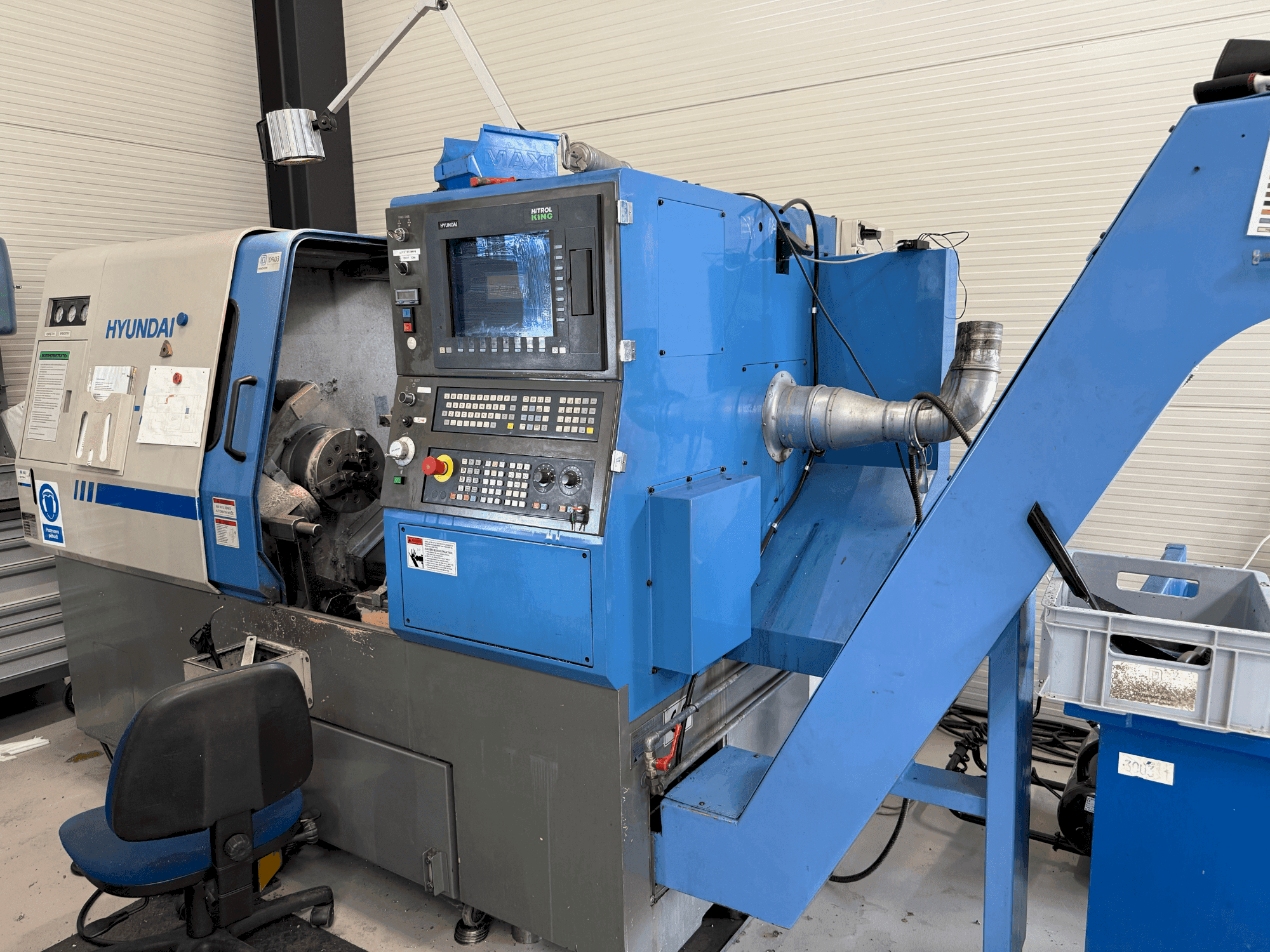 Frontansicht der Hyundai HIT 20 M Maschine