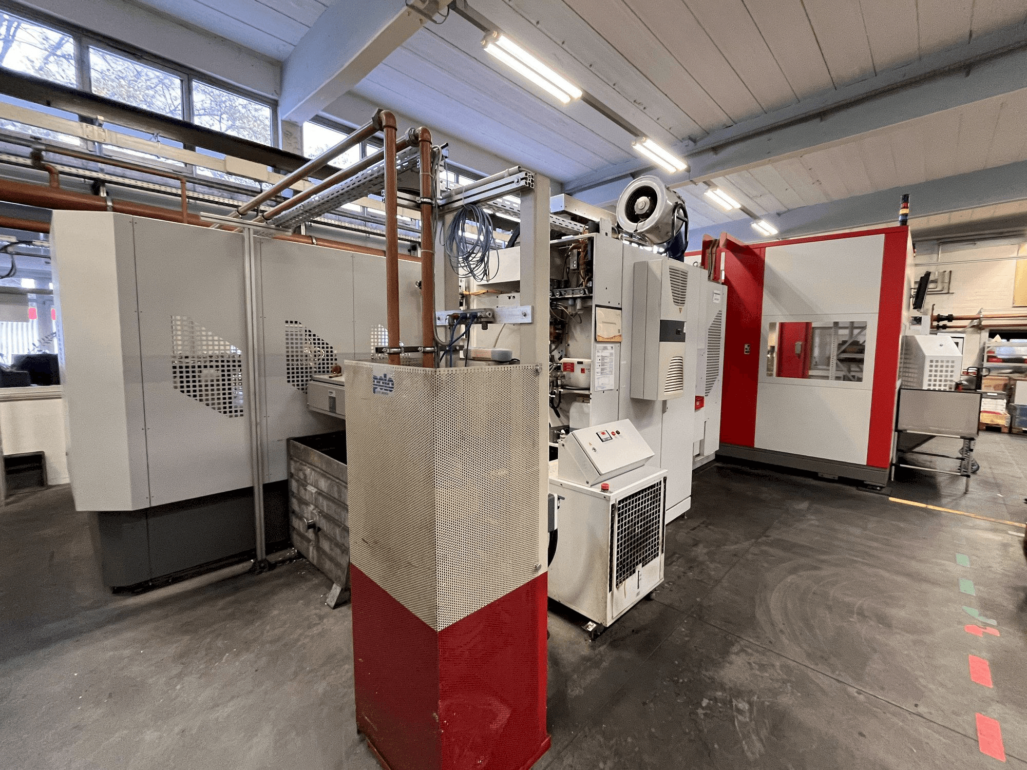 Frontansicht der HERMLE RS1 Robot System Maschine