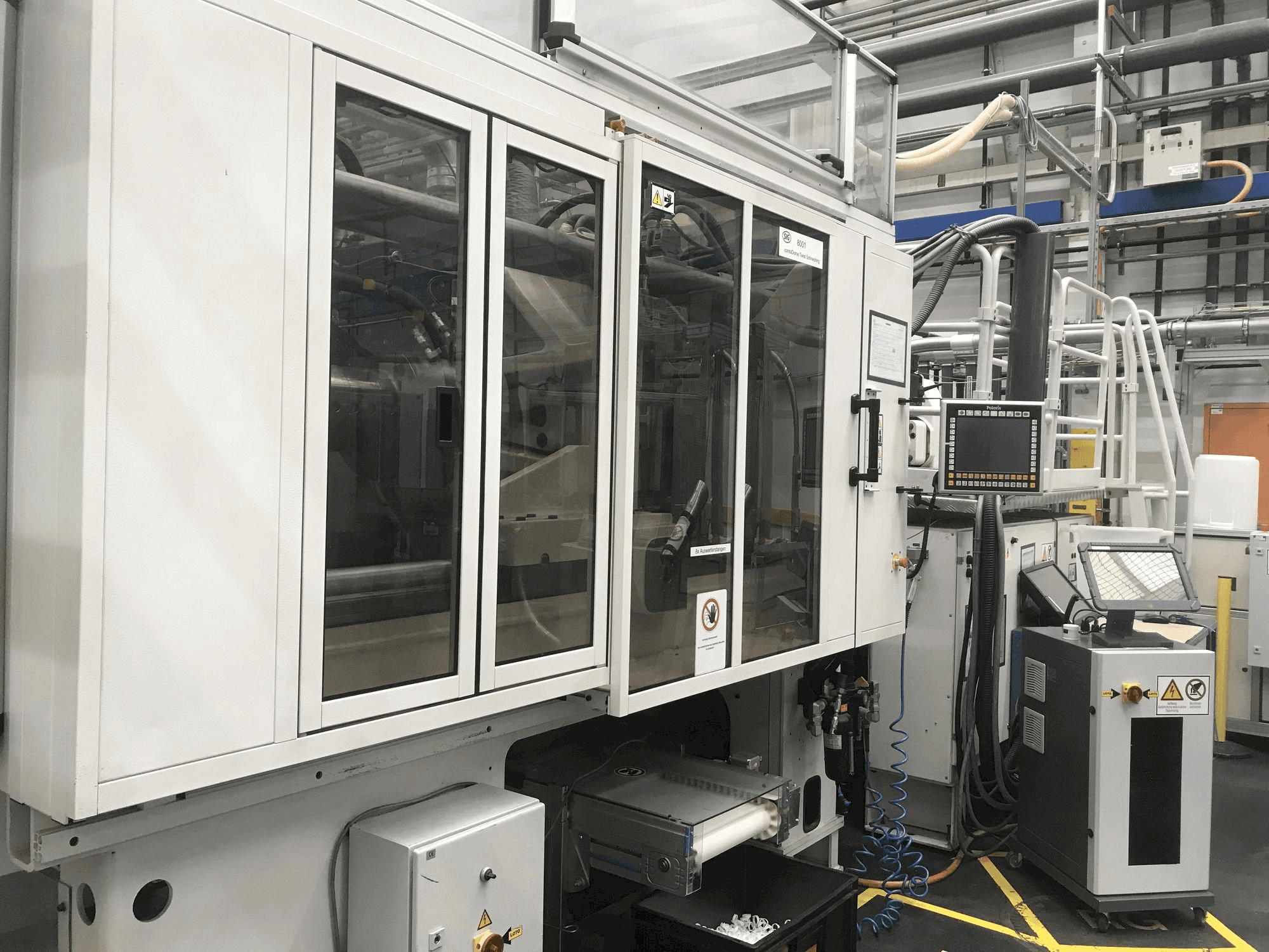 Front view of Husky H300 RS 45/38 machine