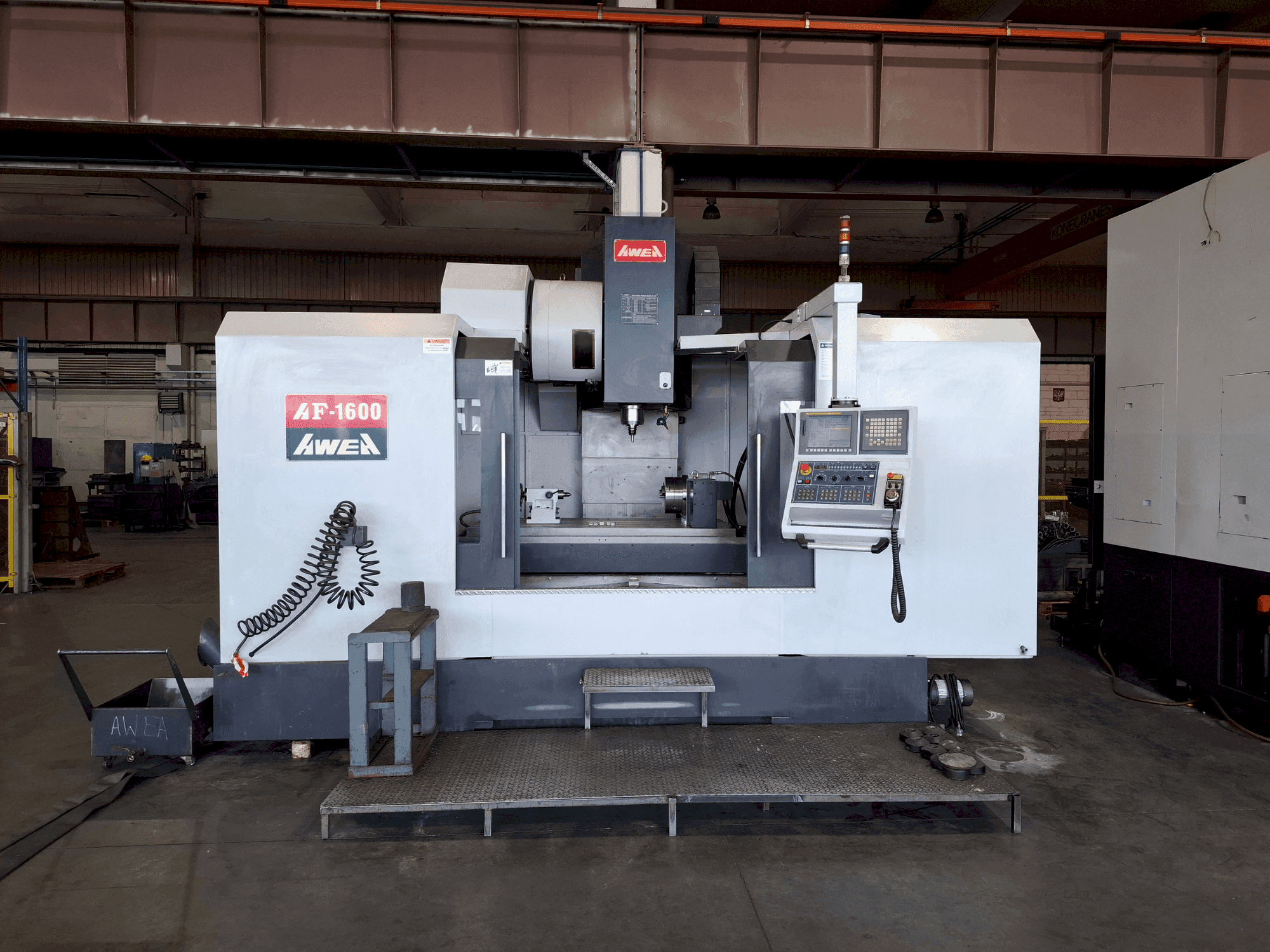 Frontansicht der AWEA AF-1600 Maschine