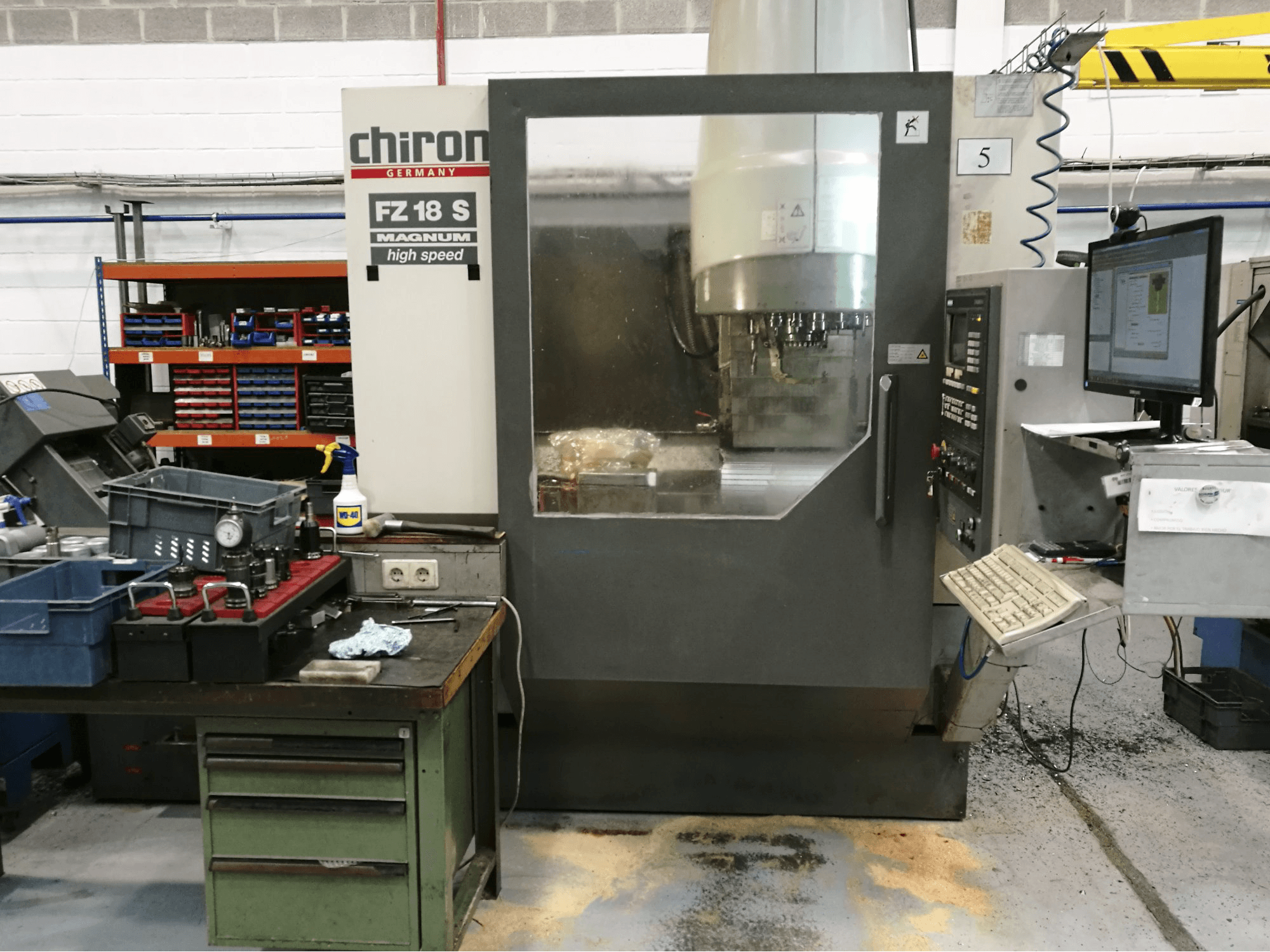 Frontansicht der Chiron FZ18 S Magnum Maschine