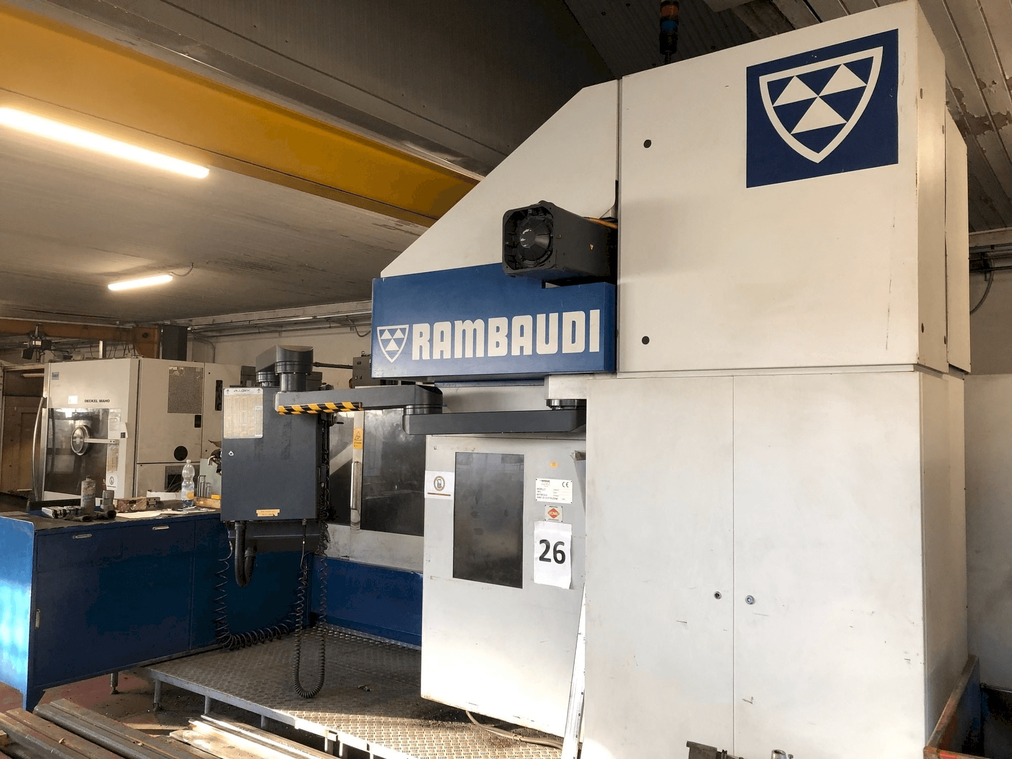 Frontansicht der Rambaudi Ramfast RF105 Maschine