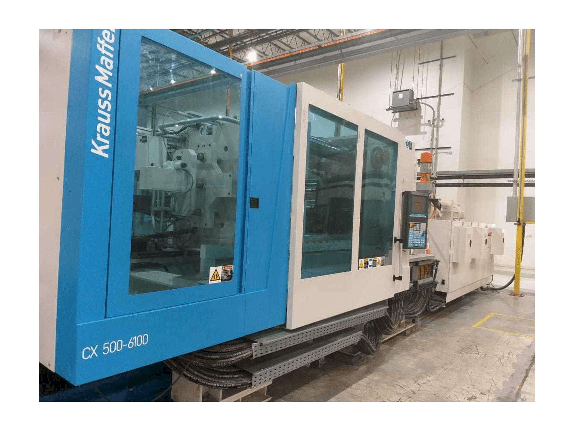 Frontansicht der Krauss Maffei 500-6100 CX Maschine